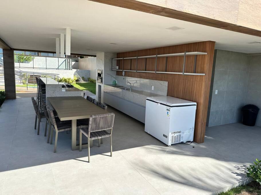 Terreo Com Piscina Beira Mar De Apartamento